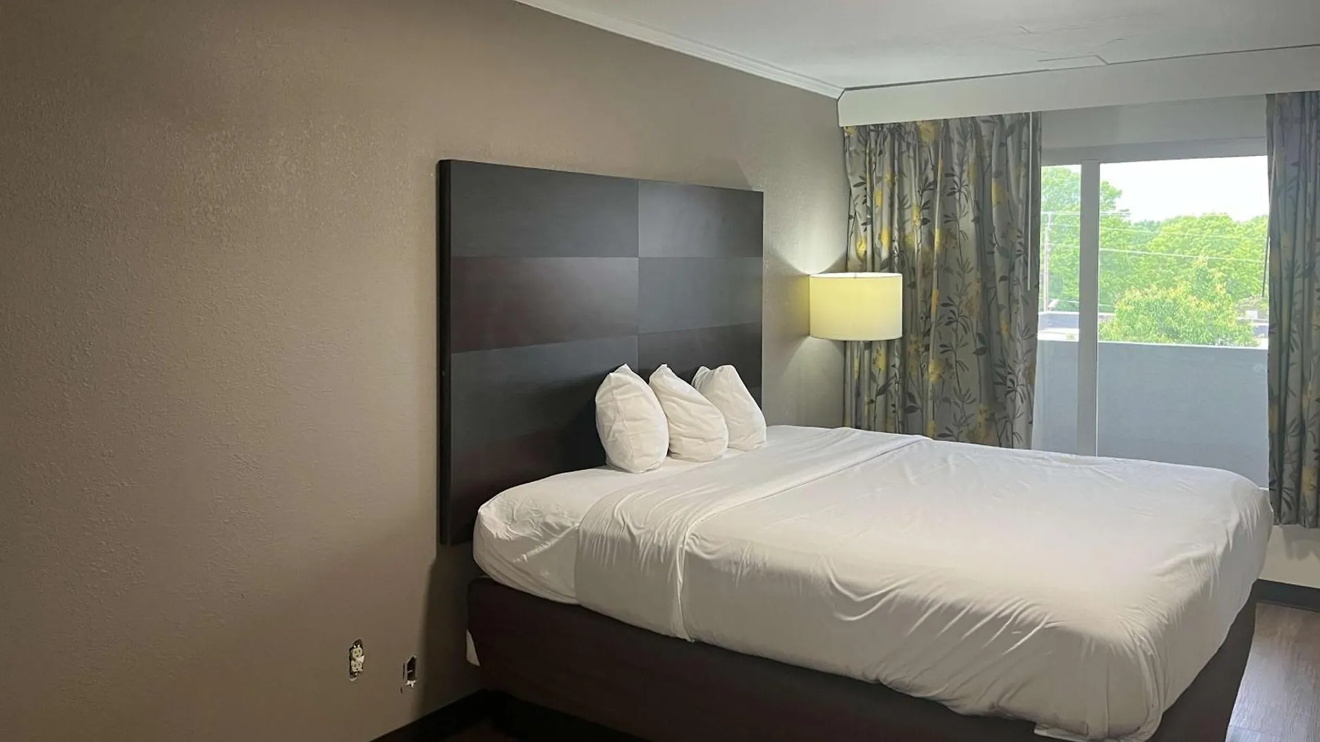 Studio 6 Charlotte, Nc - Airport South מלון